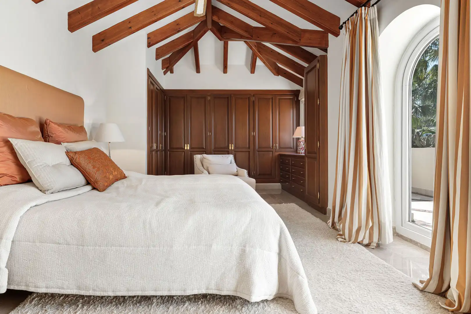 Bedroom of Attic for sale in Marbella  with Air Conditioner, Terrace and Storage room