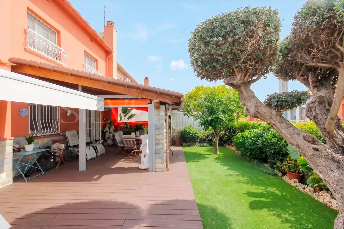 Adosado con jardín en venta en Del Puigmal