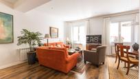 Living room of Apartment for sale in  Madrid Capital  with Air Conditioner and Heating