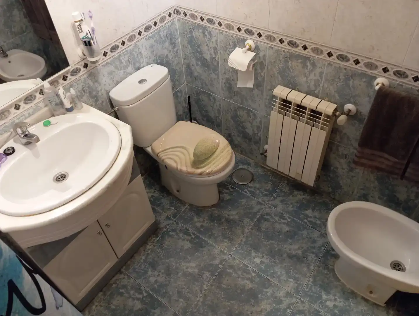 Bany de Casa o xalet en venda en Villanueva de la Torre amb Aire condicionat i Piscina