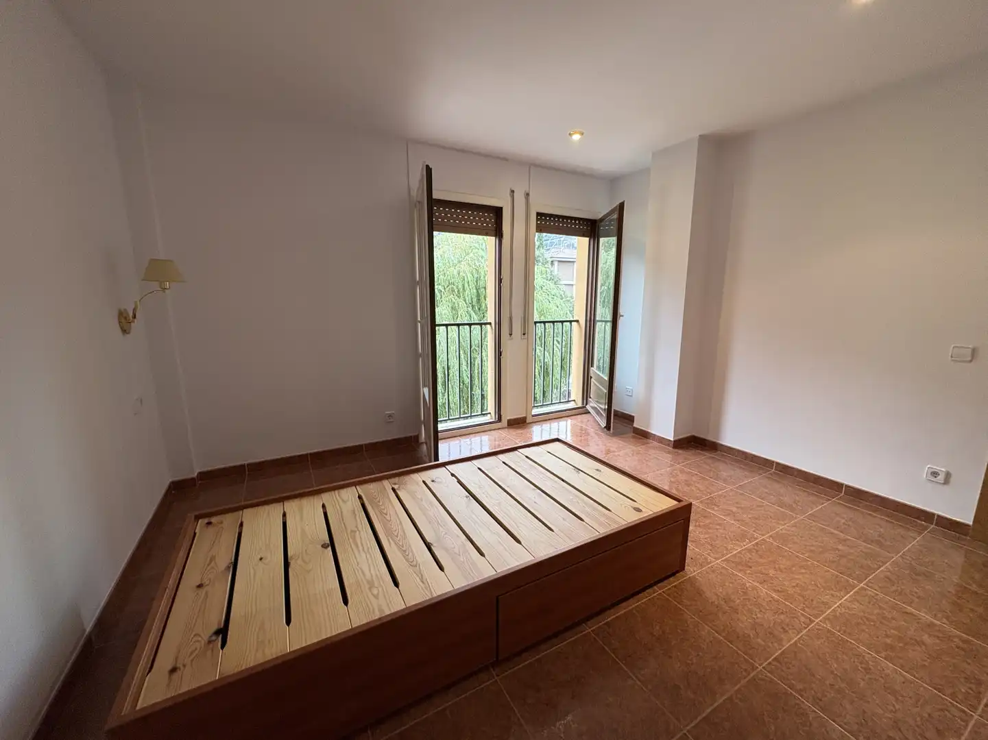 Schlafzimmer von Dachboden zum Verkauf in Centelles mit Klimaanlage, Heizung und Terrasse