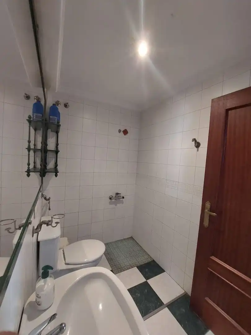 Bathroom of Houses for sale in Sevilla  with Air Conditioner, Terrace and Storage room