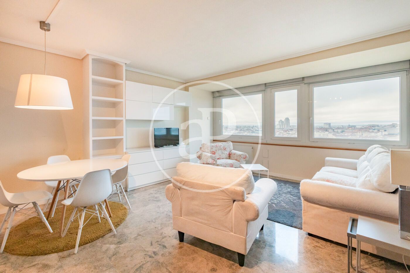 Living room of Flat to rent in  Madrid Capital  with Air Conditioner, Heating and Furnished