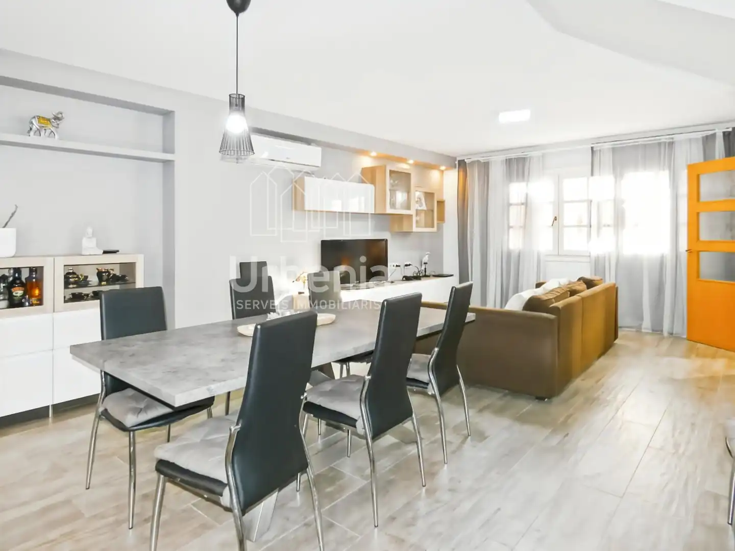 Sala d'estar de Casa o xalet en venda en Mataró amb Aire condicionat, Calefacció i Terrassa
