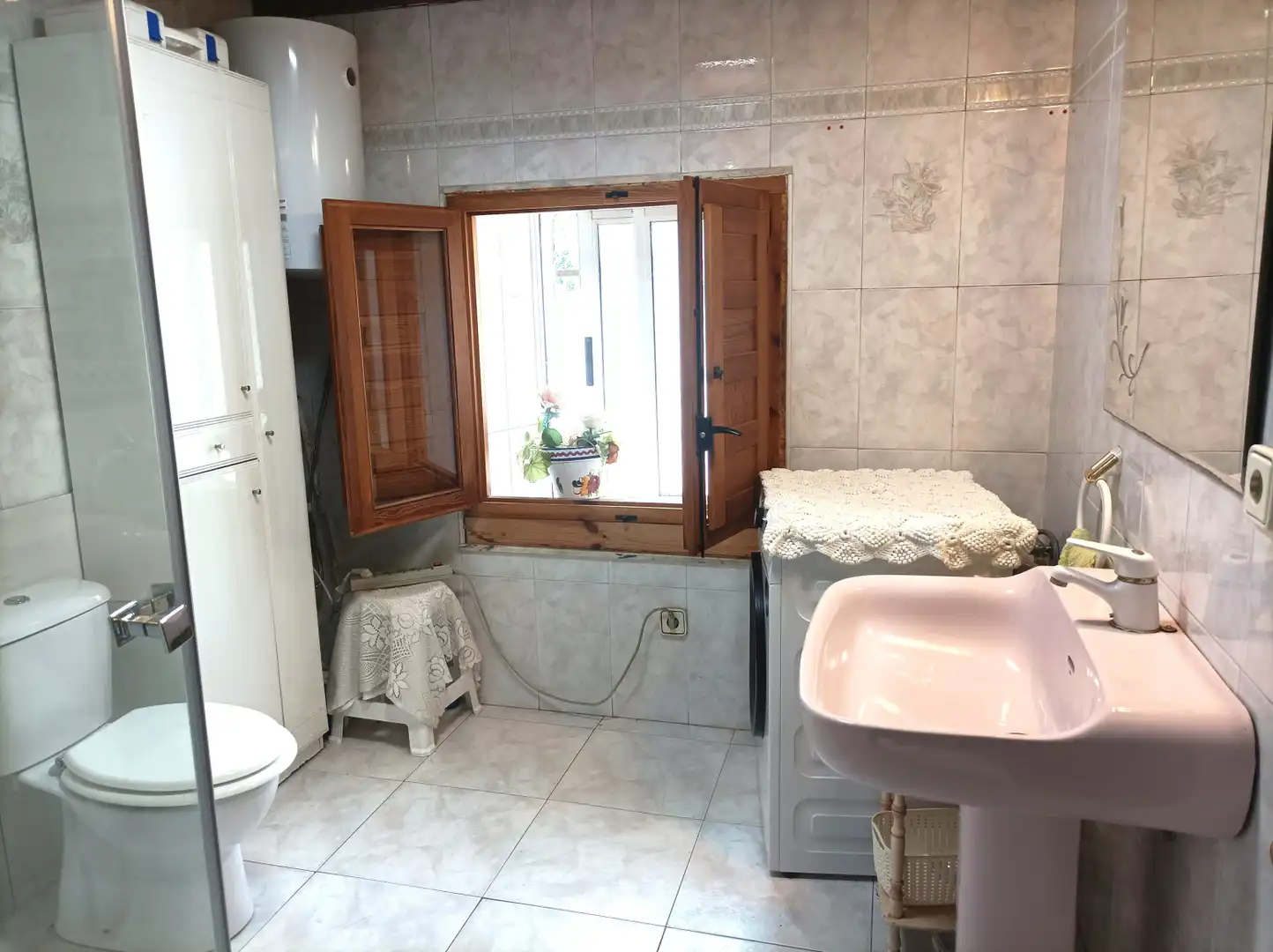 Bany de Casa o xalet en venda en Torrelavega  amb Terrassa i Traster