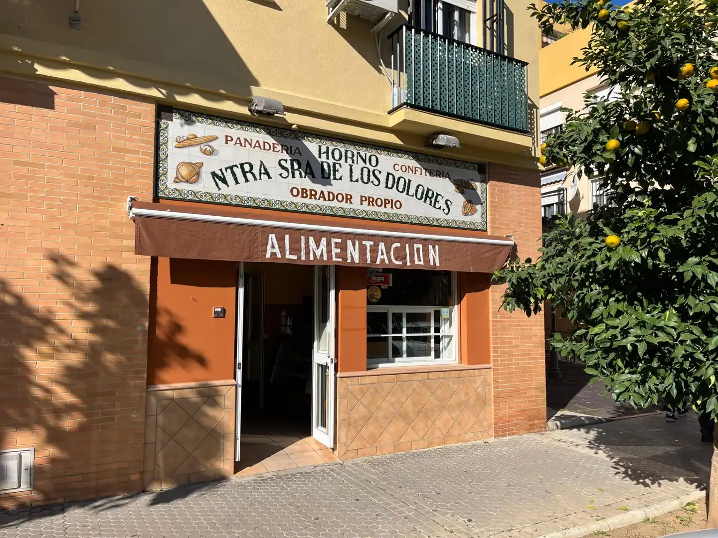 Local en venda en Camas amb Moblat
