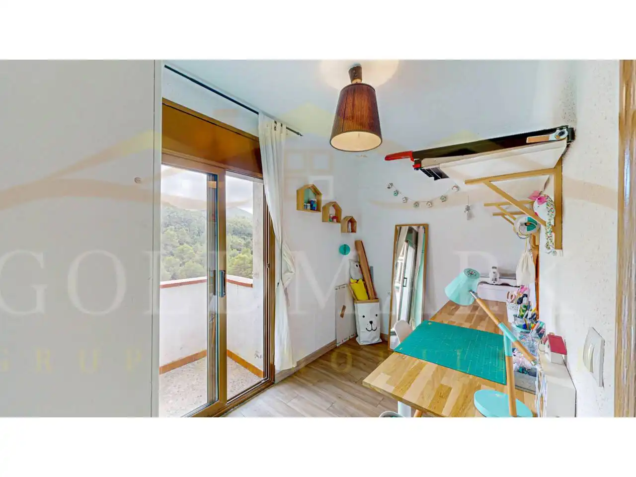 Habitación de Casa o chalet en venta en Corbera de Llobregat con Aire acondicionado, Calefacción y Jardín privado
