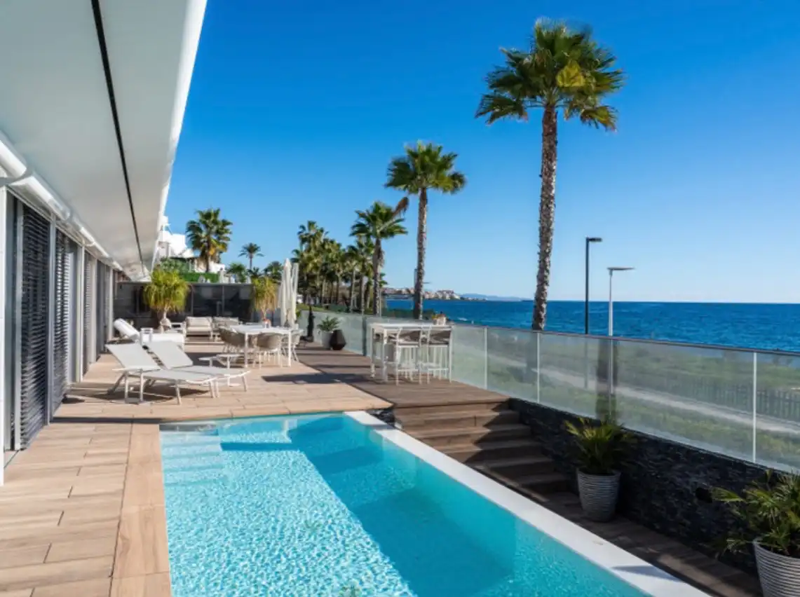 Terraza de Casa o chalet de alquiler en Estepona con Aire acondicionado, Calefacción y Jardín privado