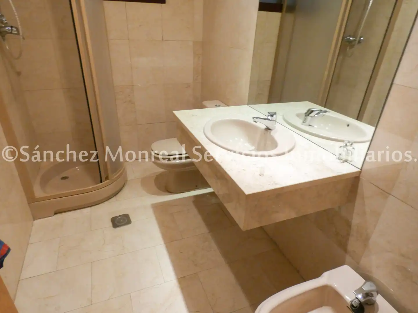 Bathroom of Flat for sale in Alcázar de San Juan  with Air Conditioner, Heating and Parquet flooring