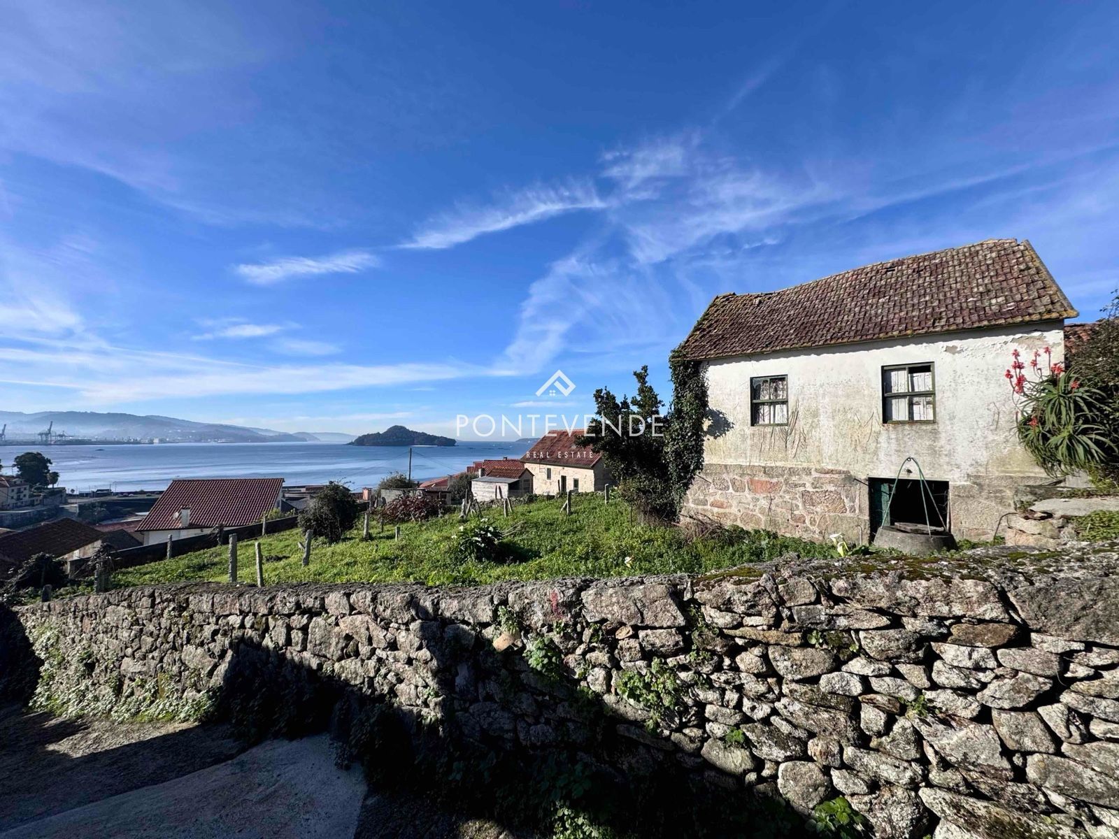 Exterior view of Land for sale in Poio