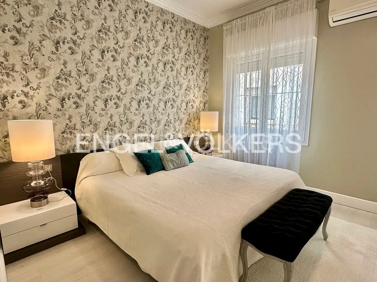 Bedroom of Flat for rent in Madrid  with Air Conditioner, Heating and Furnished