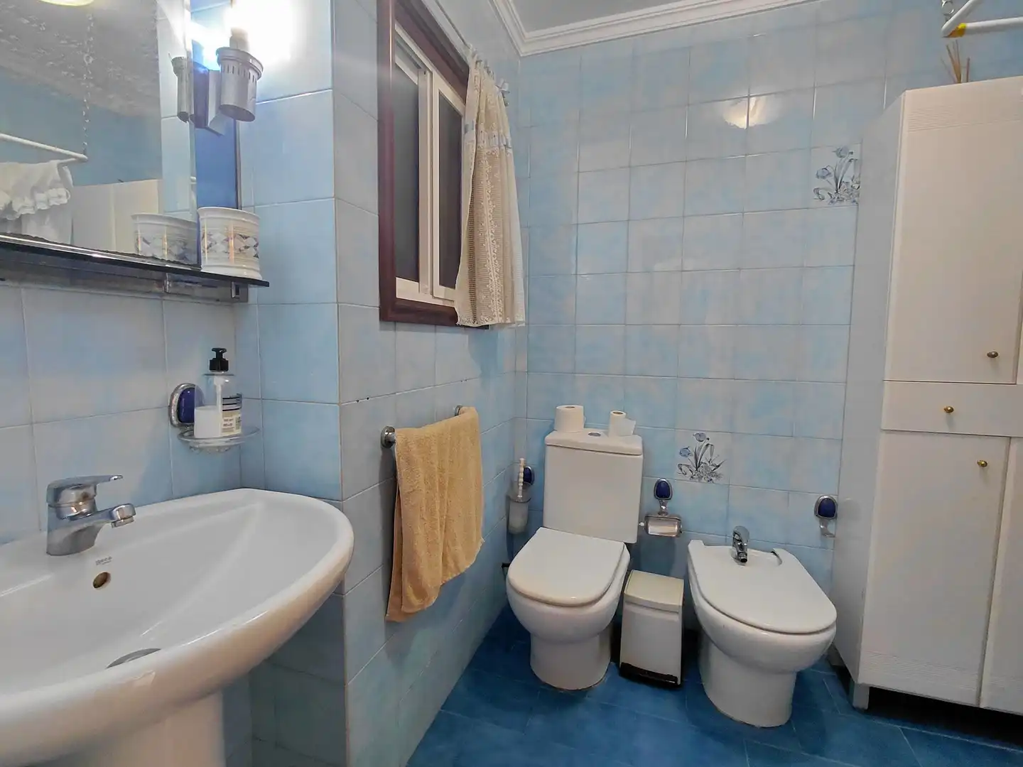 Baño de Piso de alquiler en Las Palmas de Gran Canaria con Amueblado, Horno y Lavadora