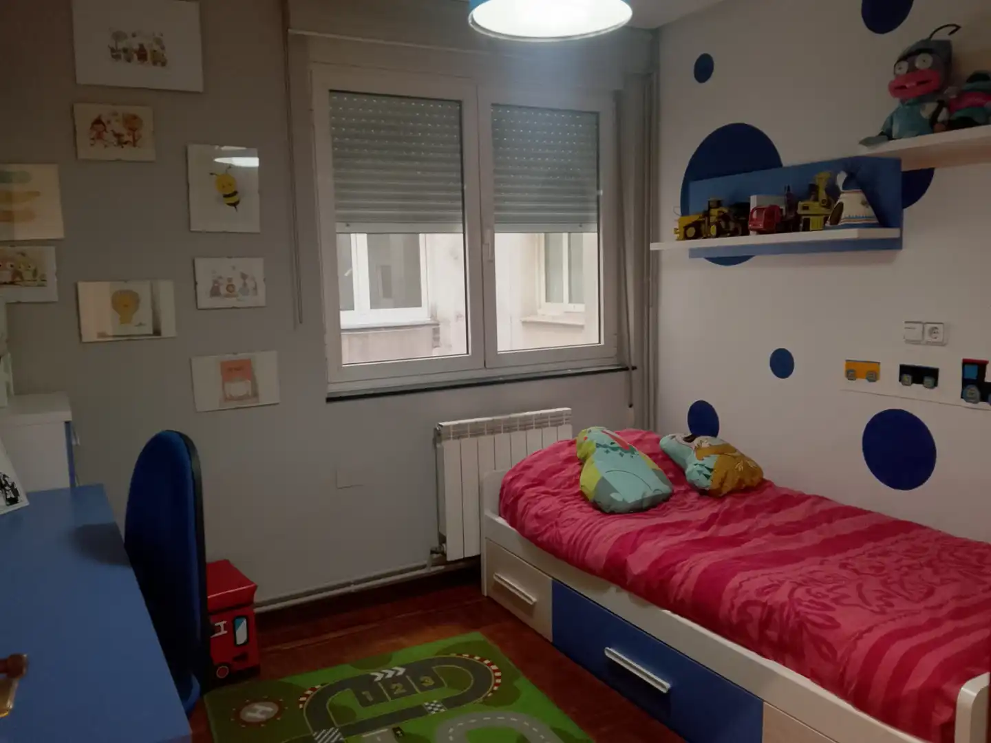 Habitación de Piso de alquiler en Avilés con Calefacción, Parquet y Amueblado