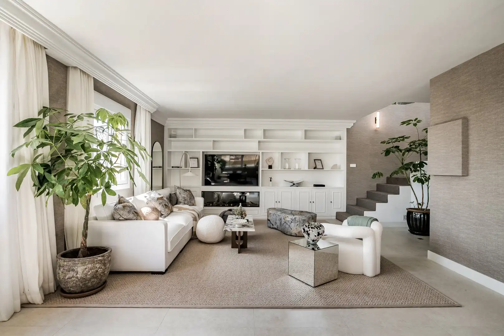 Sala de estar de Ático en venta en Marbella con Terraza, Piscina y Amueblado
