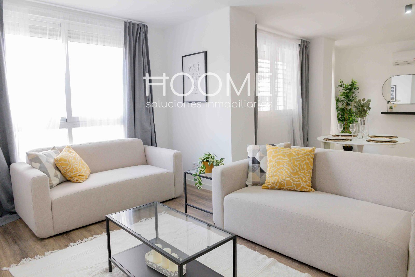 Living room of Flat for sale in  Madrid Capital  with Air Conditioner, Parquet flooring and Terrace