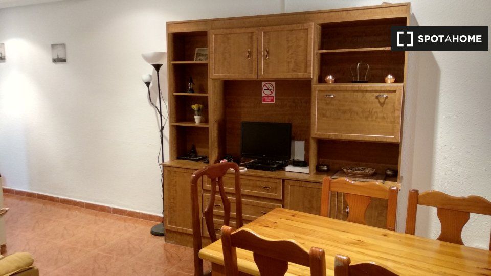 Sala d'estar de Pis de lloguer en  Madrid Capital amb Aire condicionat, Calefacció i Moblat