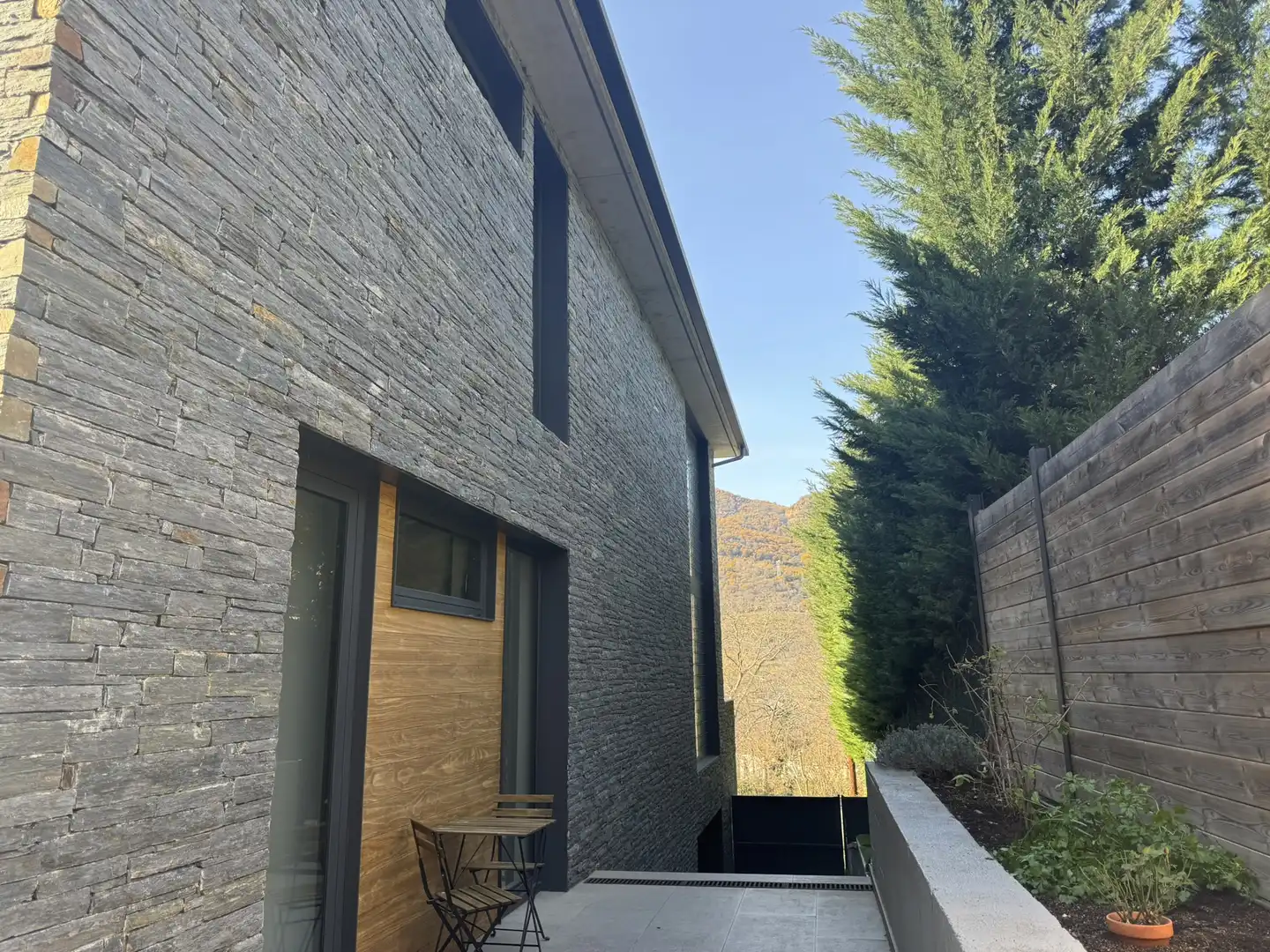 Vista exterior de Casa o chalet en venta en Sort con Calefacción, Piscina y Amueblado