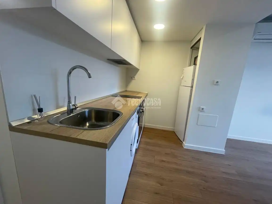 Cocina de Estudio en venta en San Sebastián de los Reyes con Aire acondicionado