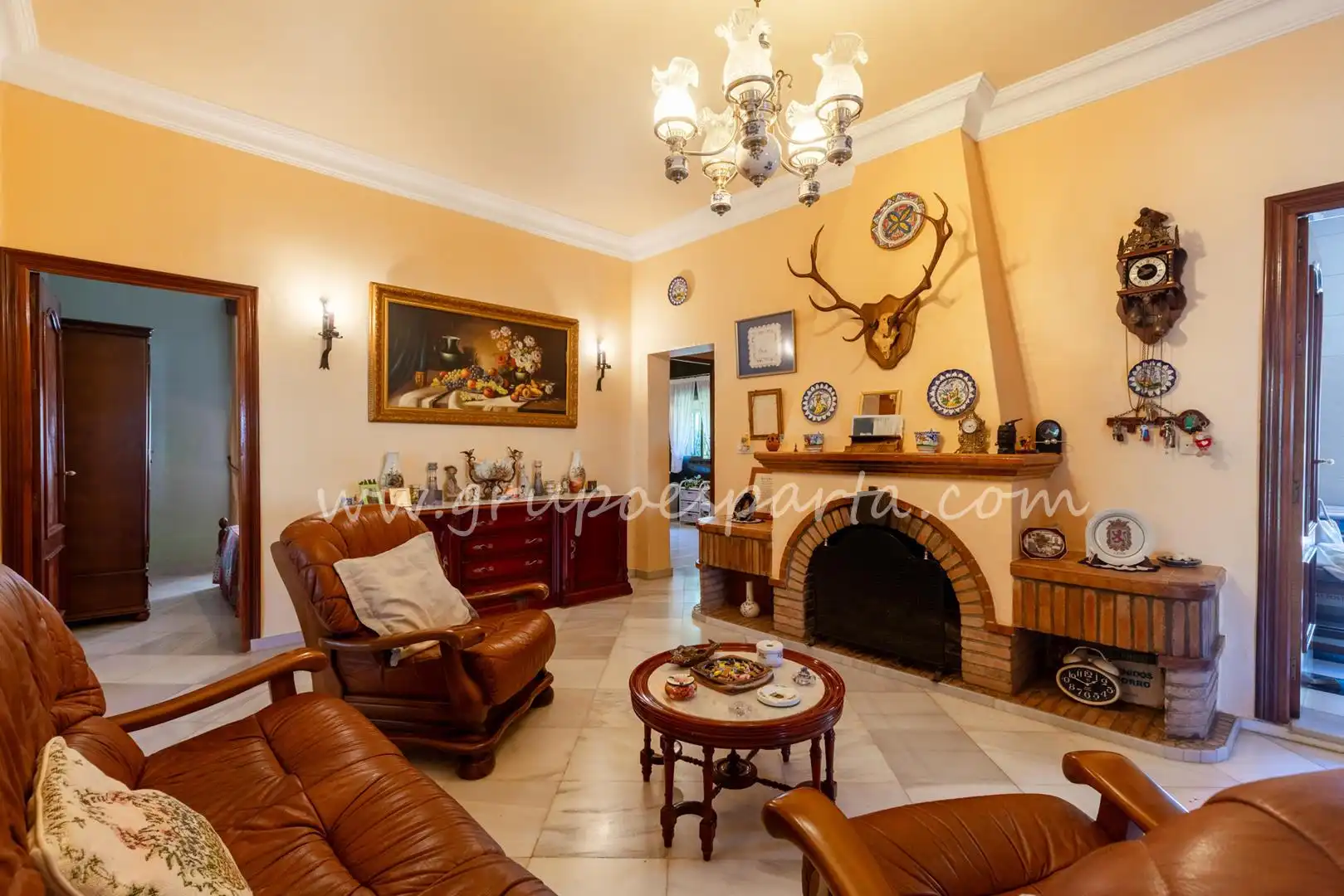 Sala d'estar de Casa o xalet en venda en Espartinas amb Aire condicionat, Jardí privat i Terrassa