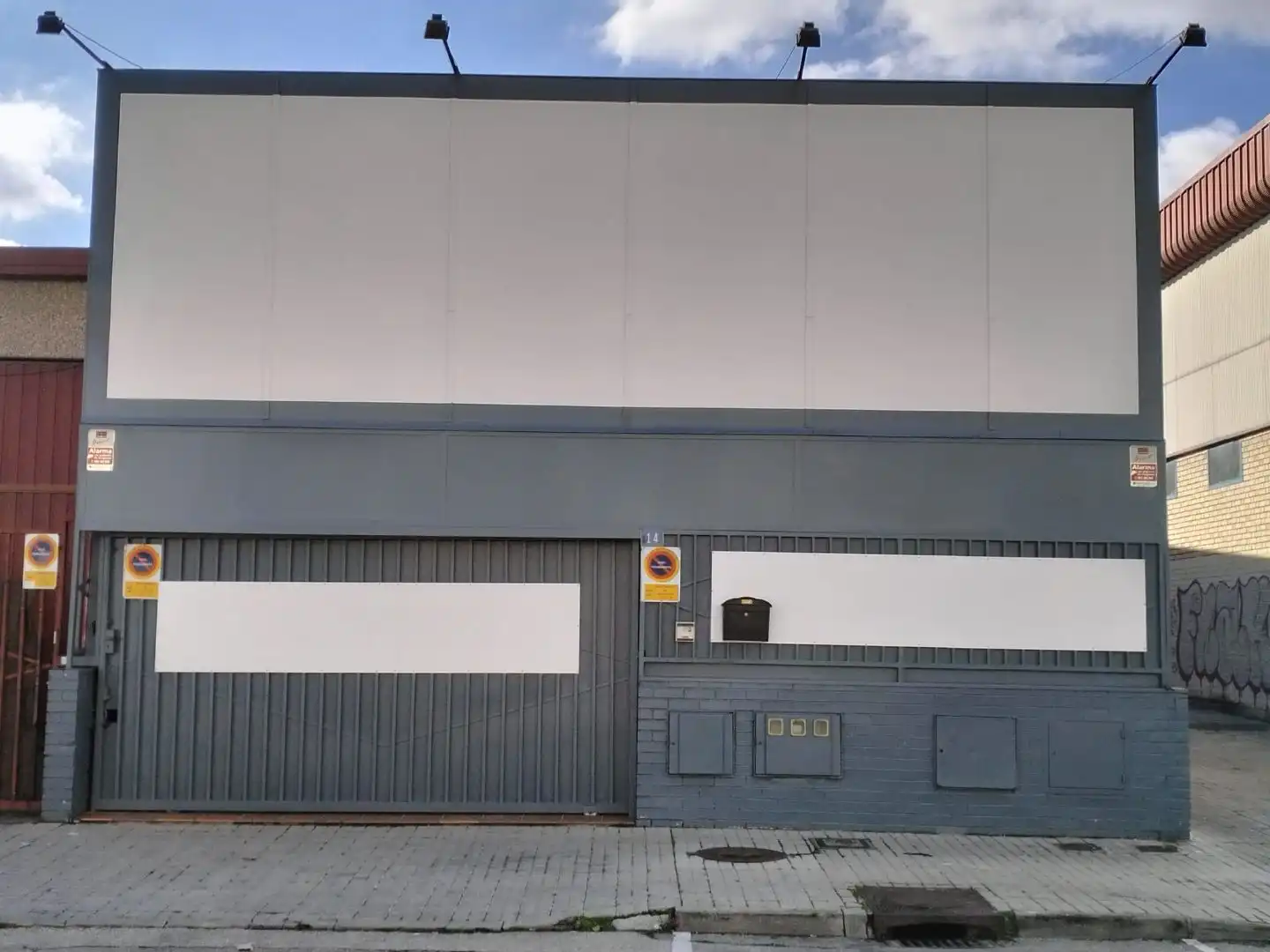 Vista exterior de Local en venta en Alcorcón con Aire acondicionado y Calefacción