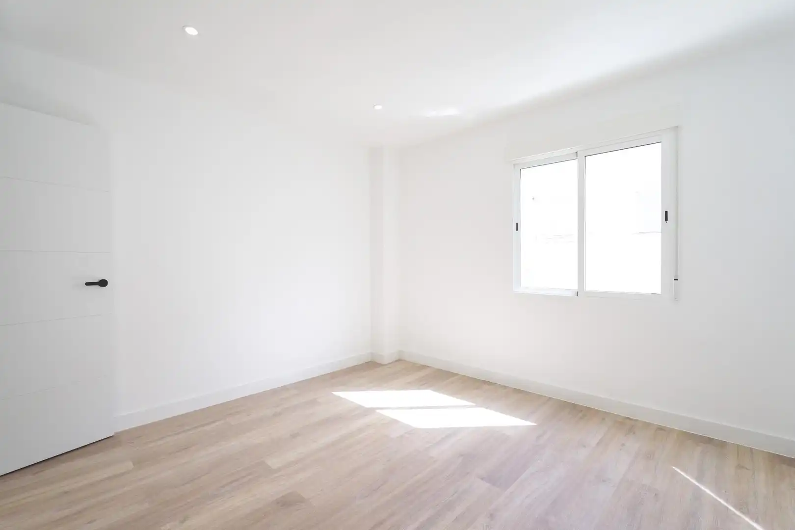 Bedroom of Flat for sale in Zaragoza