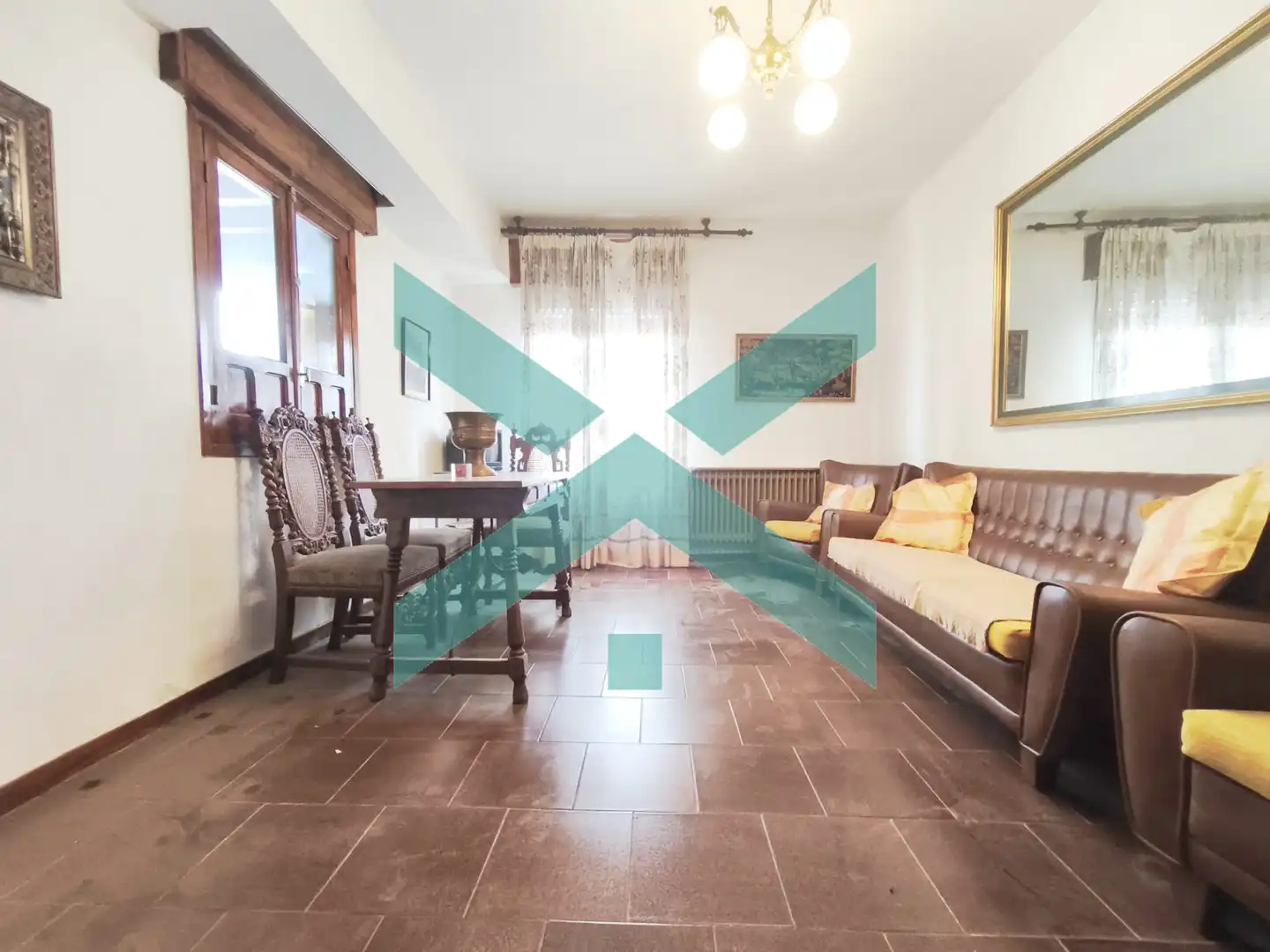 Sala de estar de Piso en venta en Lillo con Calefacción, Terraza y Amueblado