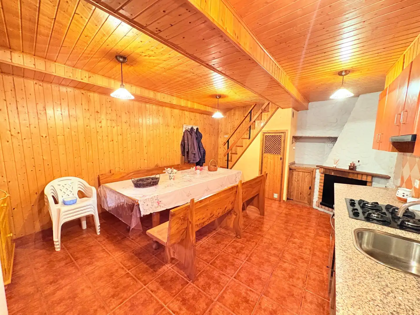 Menjador de Casa o xalet en venda en Ponferrada amb Calefacció, Terrassa i Moblat