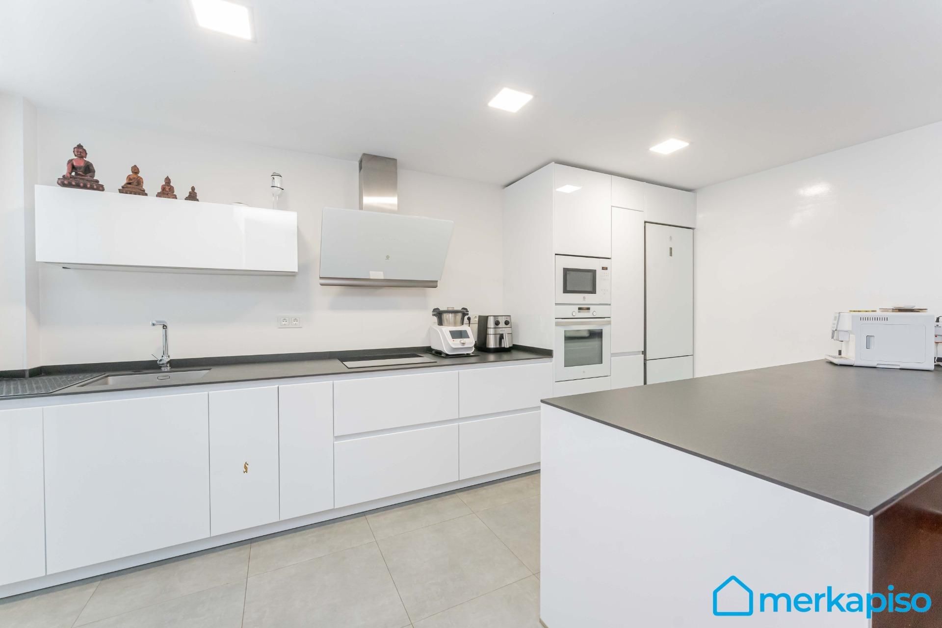 Kitchen of Single-family semi-detached for sale in Viladecans  with Air Conditioner, Terrace and Balcony