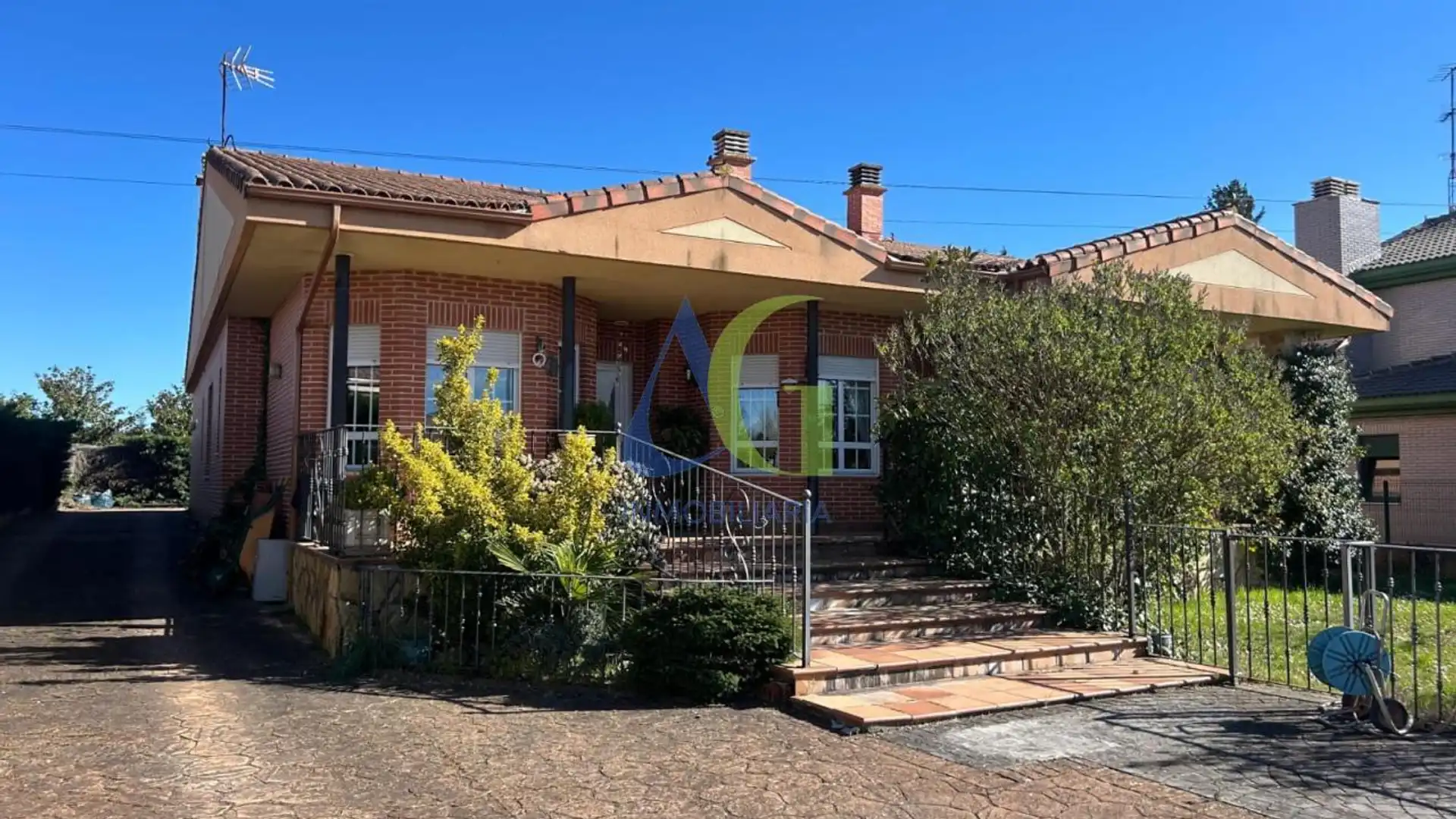 Casa o chalet en venta en CARRRETERA DE SANTANDER, Villaquilambre