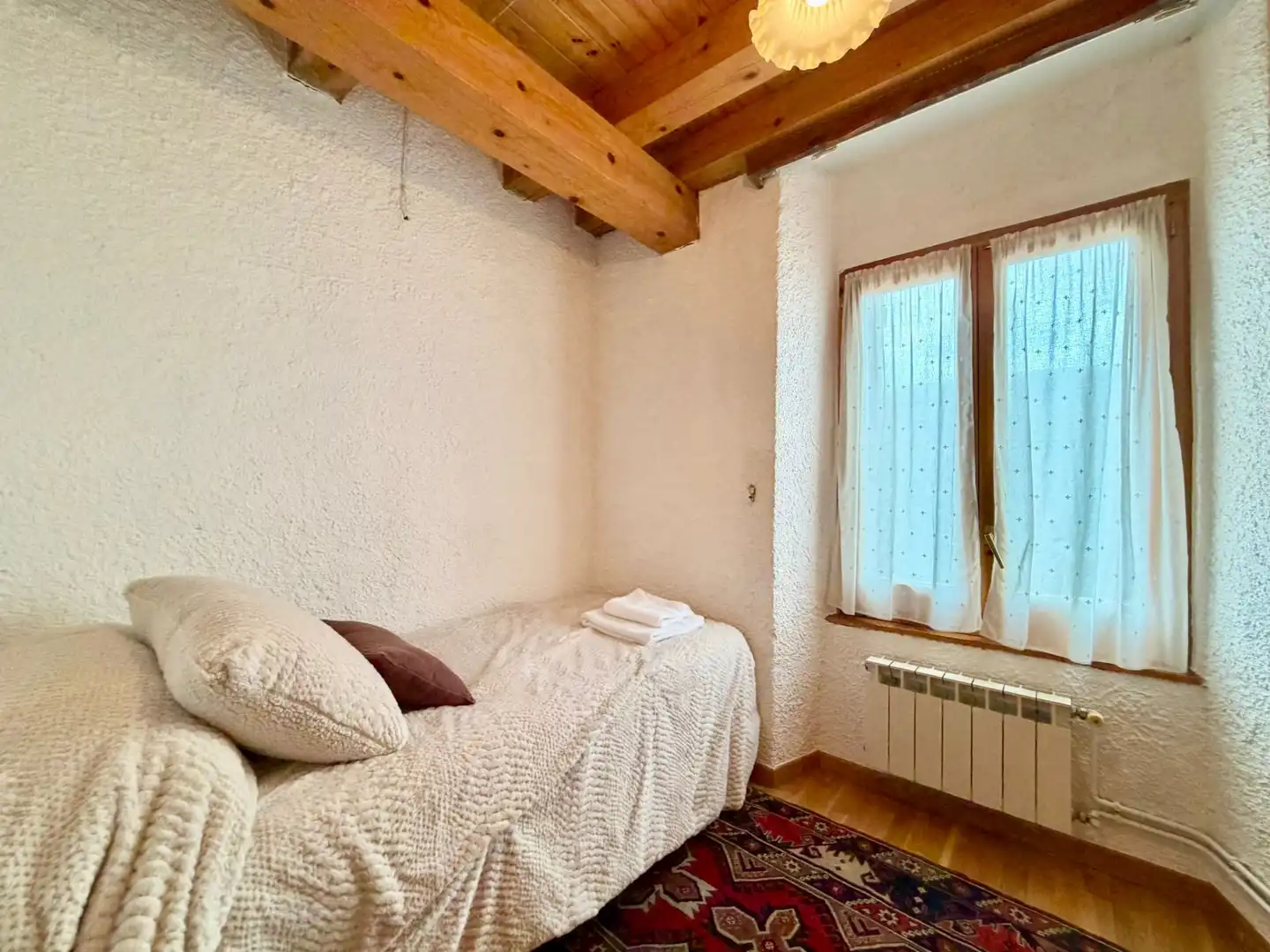Dormitori de Casa o xalet en venda en Vielha e Mijaran amb Calefacció, Parquet i Moblat