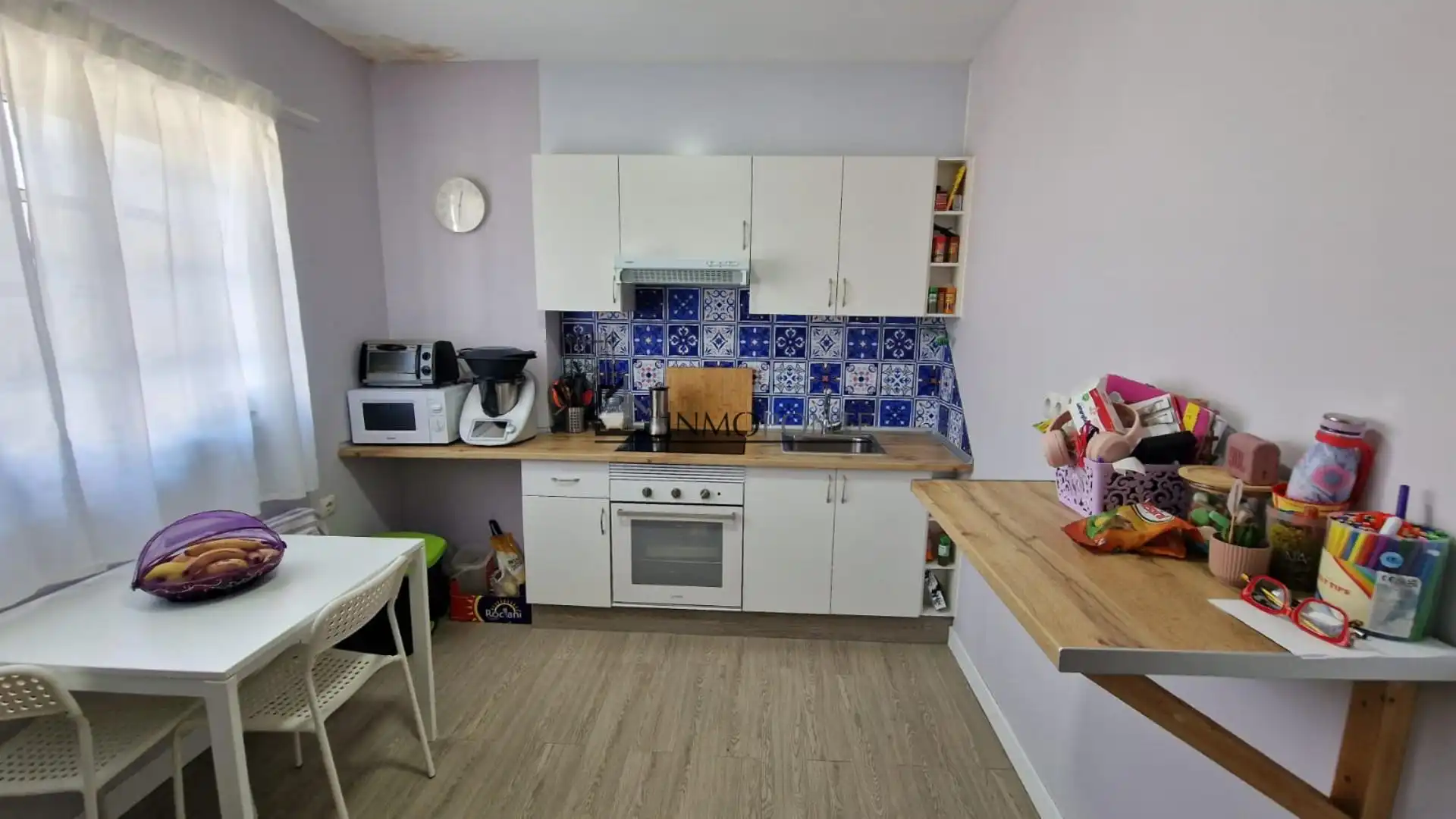 Cuina de Casa o xalet en venda en Pontevedra Capital  amb Jardí privat