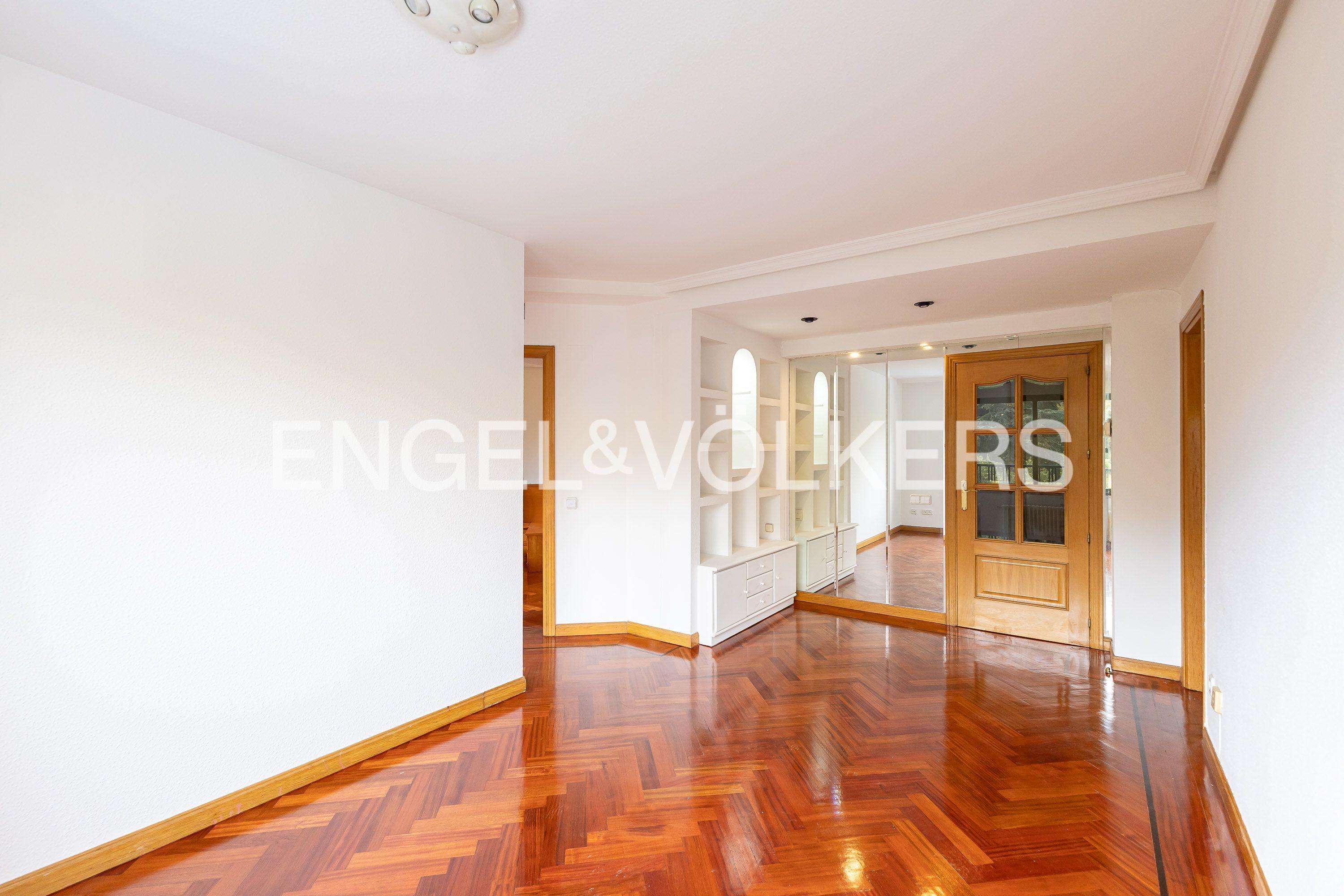Apartment for sale in  Madrid Capital  with Air Conditioner, Heating and Parquet flooring