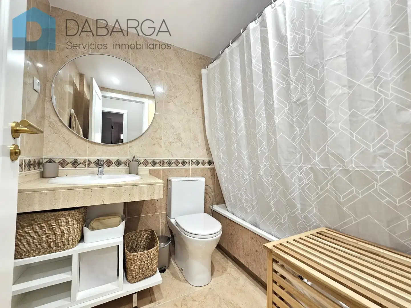 Badezimmer von Wohnung zum Verkauf in Molins de Rei mit Klimaanlage, Heizung und Parkett