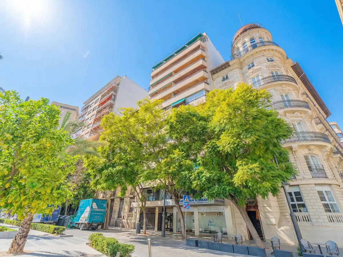 Vista exterior de Pis en venda en Alicante / Alacant amb Aire condicionat, Calefacció i Terrassa
