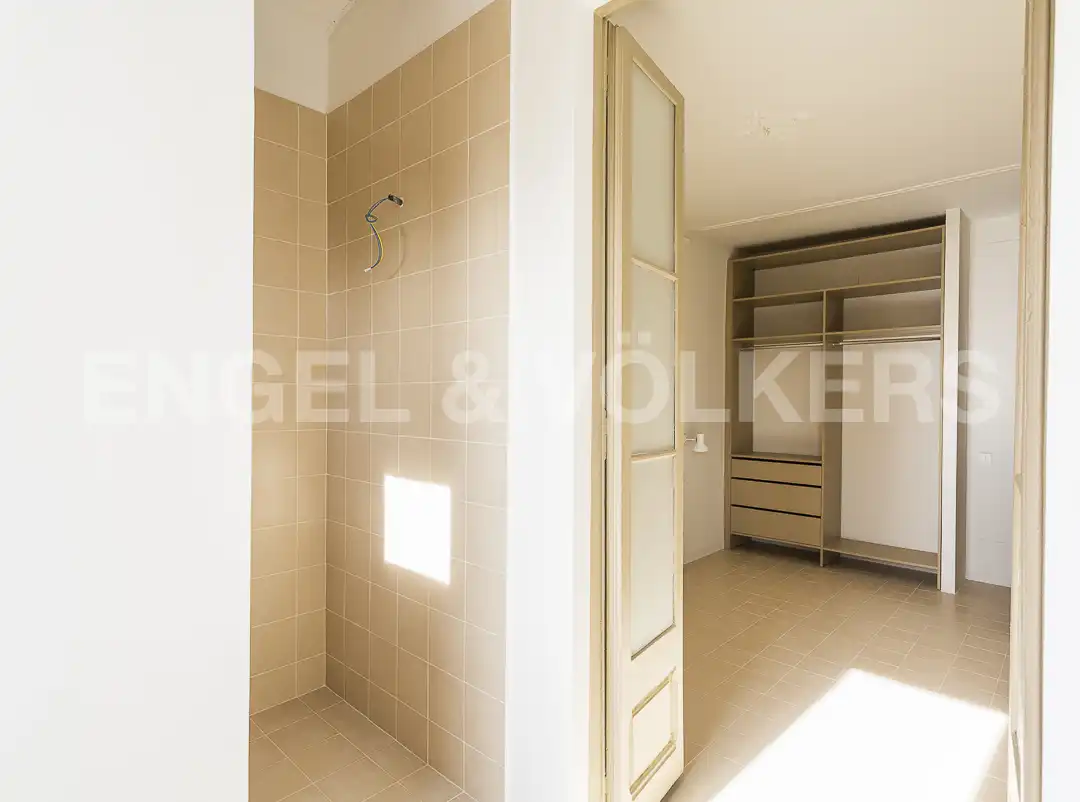 Bathroom of Flat for sale in Barcelona  with Air Conditioner, Heating and Balcony
