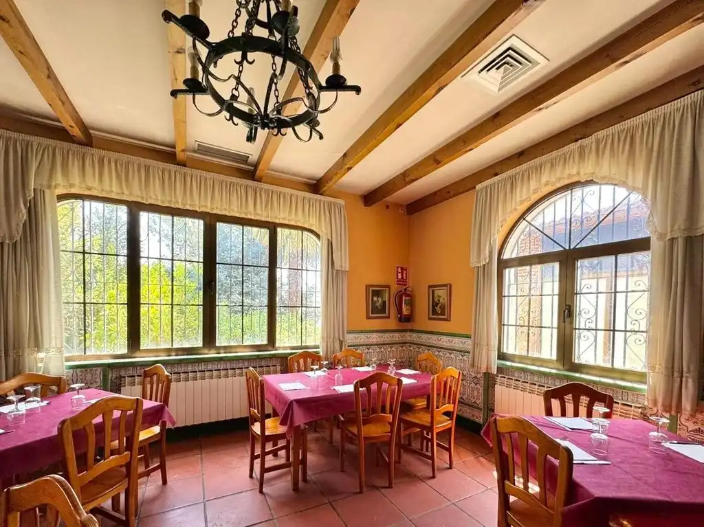 Comedor de Local en venta en El Fresno con Calefacción y Terraza
