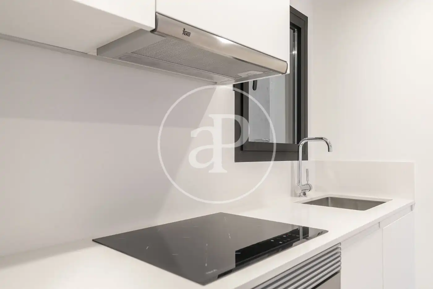 Küche von Wohnung zum Verkauf in Barcelona mit Klimaanlage, Heizung und Balkon