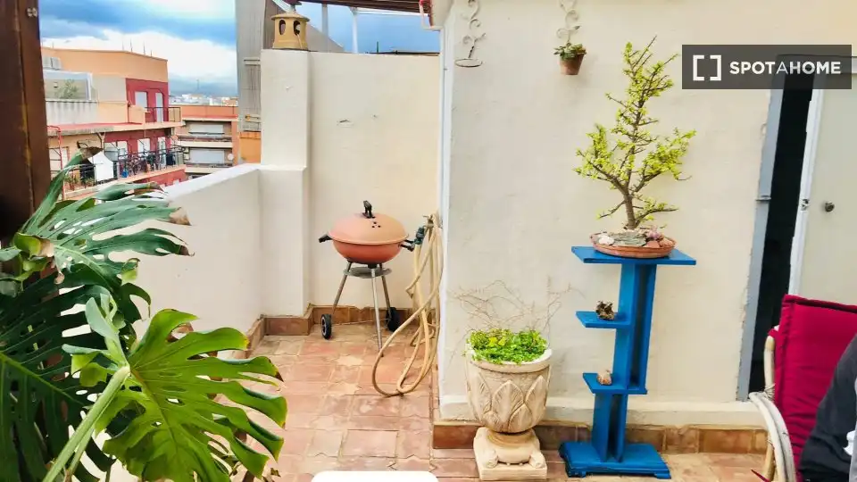Appartamento con terrazza in affitto a L'Eixample, imagen 6