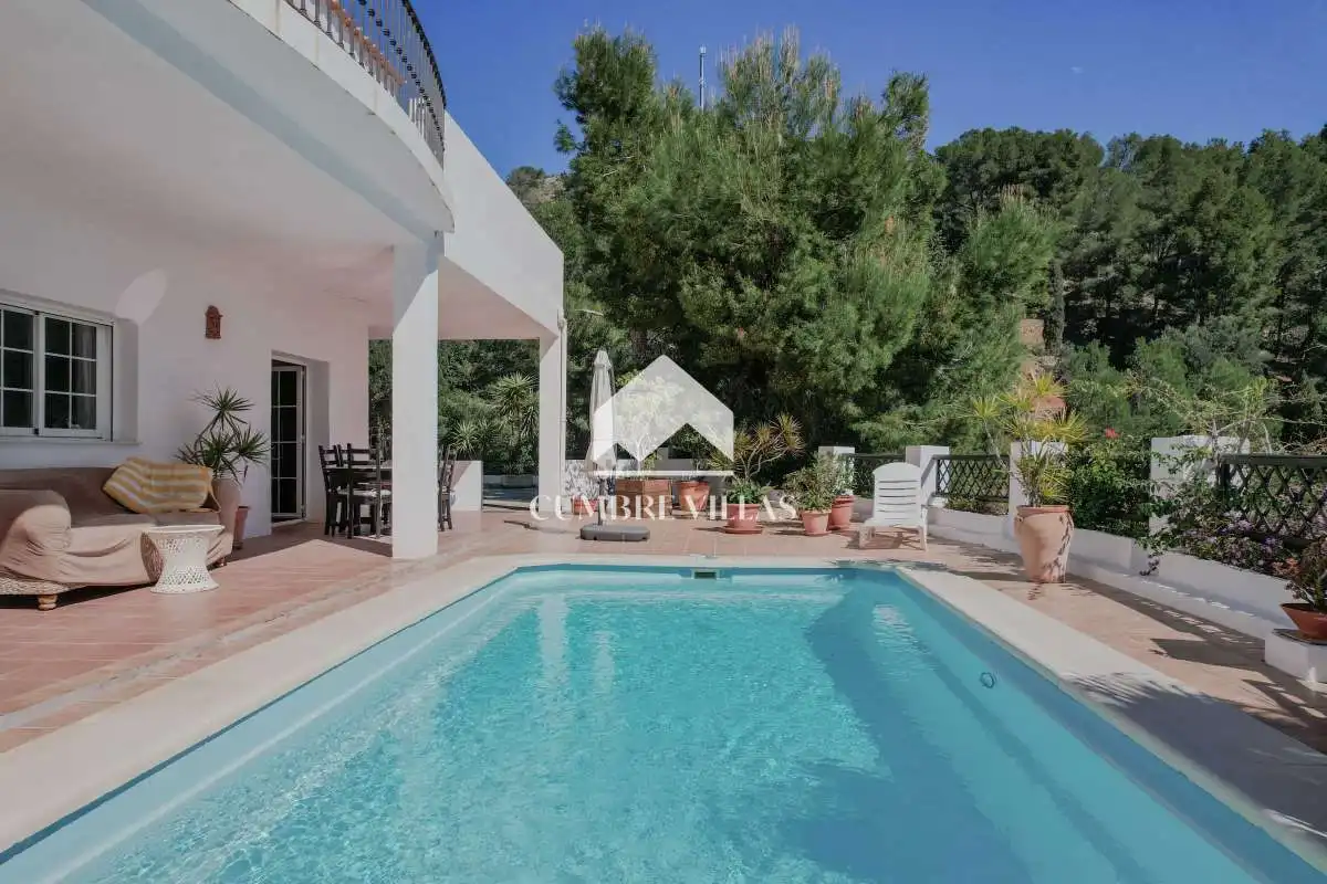 Vista exterior de Casa o xalet en venda en Almuñécar amb Calefacció, Jardí privat i Terrassa
