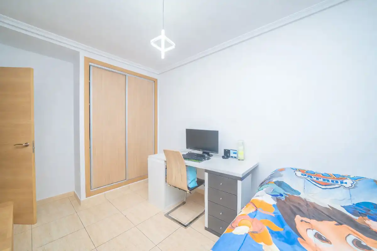 Habitación de Casa adosada en venta en La Nucia con Aire acondicionado, Calefacción y Terraza