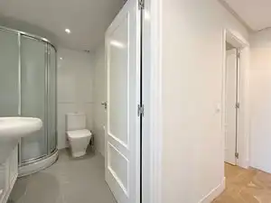 Bany de Pis en venda en Pozuelo de Alarcón amb Traster, Alarma i Piscina comunitària