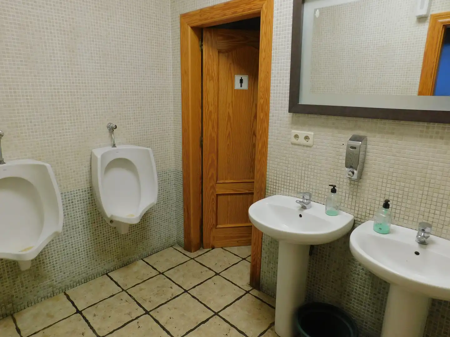 Baño de Local en venta en Valle de Elorz / Elortzibar con Aire acondicionado, Calefacción y Terraza
