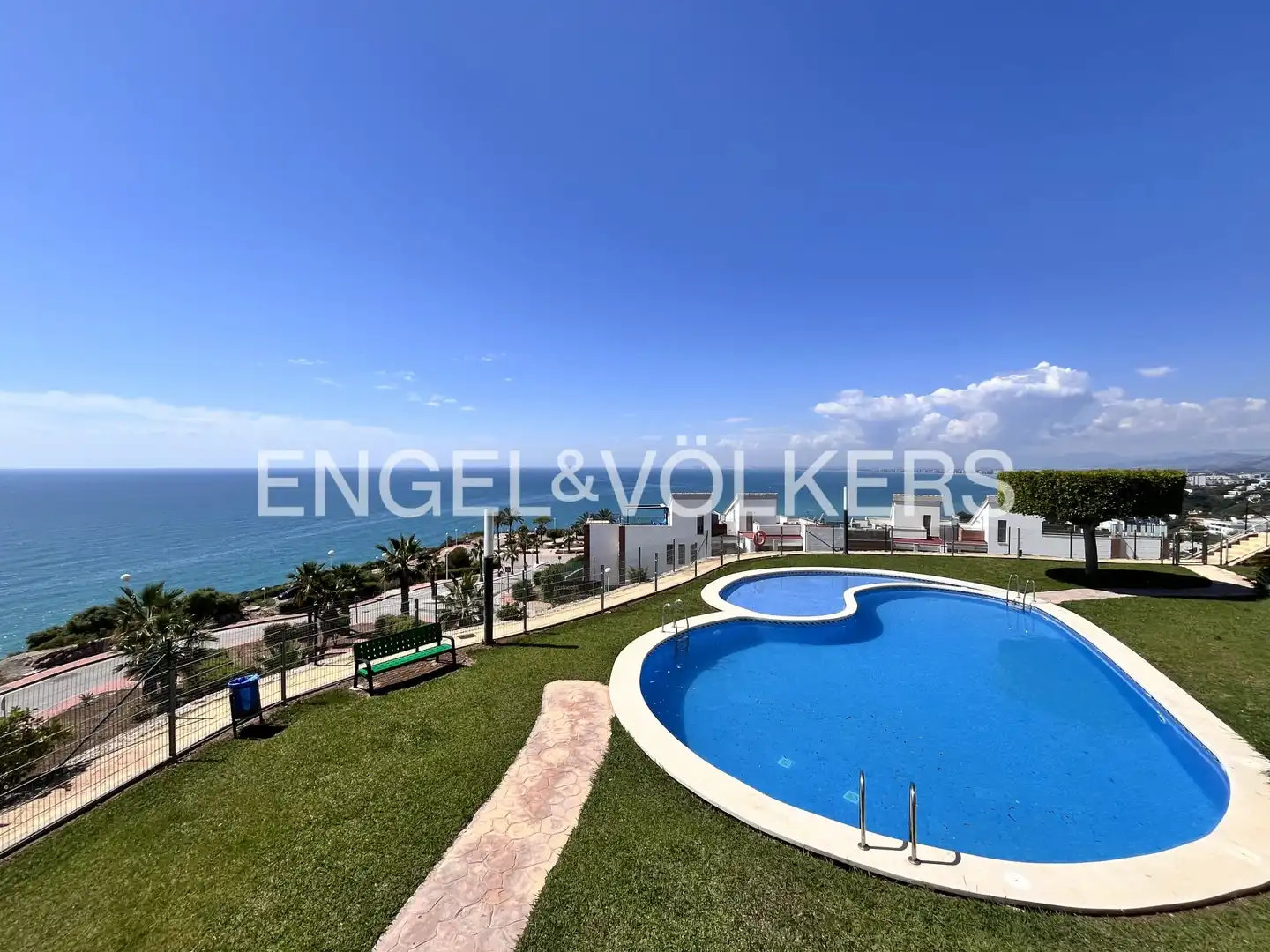 Swimming pool of Flat for rent in Oropesa del Mar / Orpesa  with Air Conditioner, Heating and Private garden