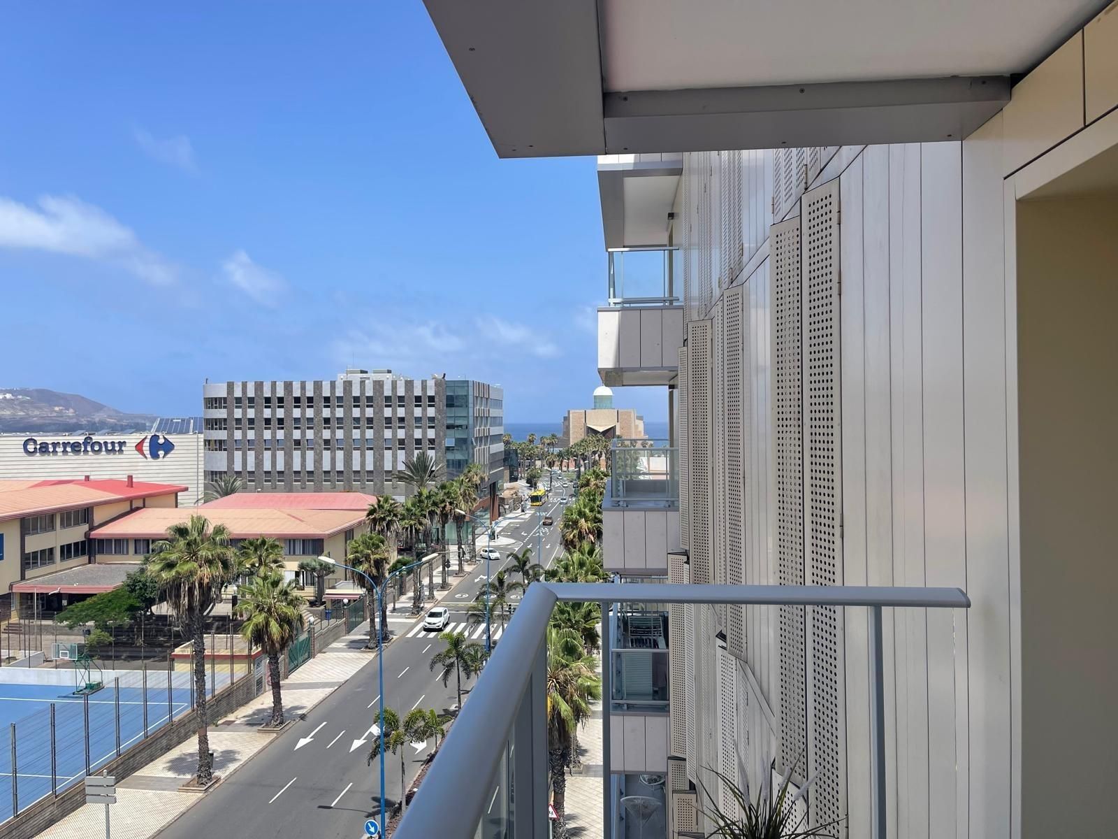 Vista exterior de Pis de lloguer en Las Palmas de Gran Canaria amb Aire condicionat, Terrassa i Balcó