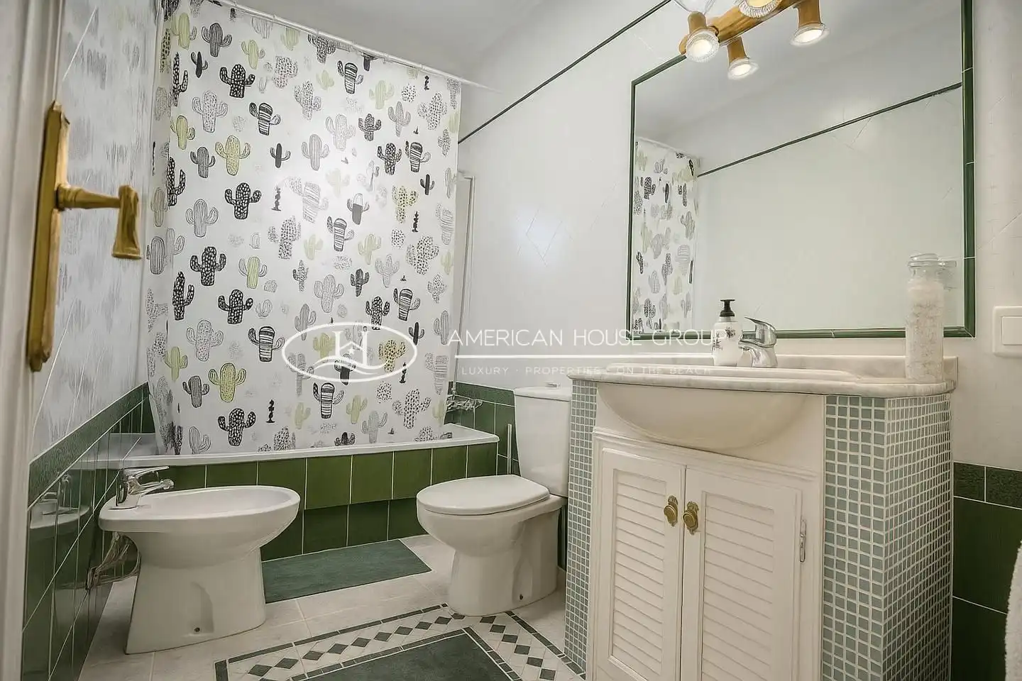 Bathroom of Houses for sale in Chiclana de la Frontera