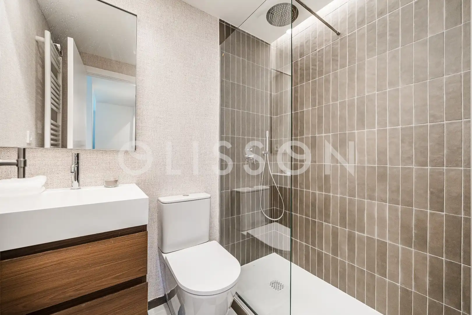 Badezimmer von Wohnungen zum Verkauf in Madrid mit Klimaanlage, Heizung und Möbliert