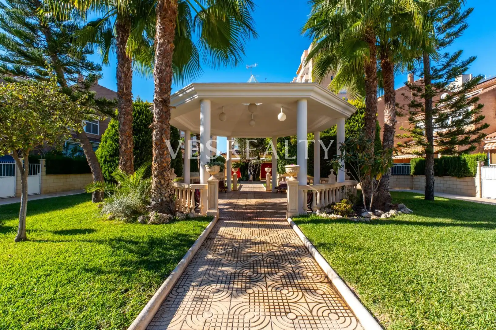 Jardí de Casa adosada en venda en Alicante / Alacant amb Aire condicionat, Calefacció i Jardí privat