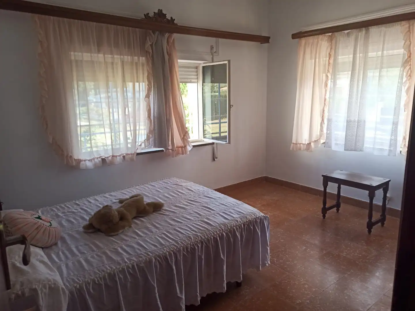 Dormitori de Casa o xalet en venda en Jaén amb Jardí privat, Terrassa i Traster