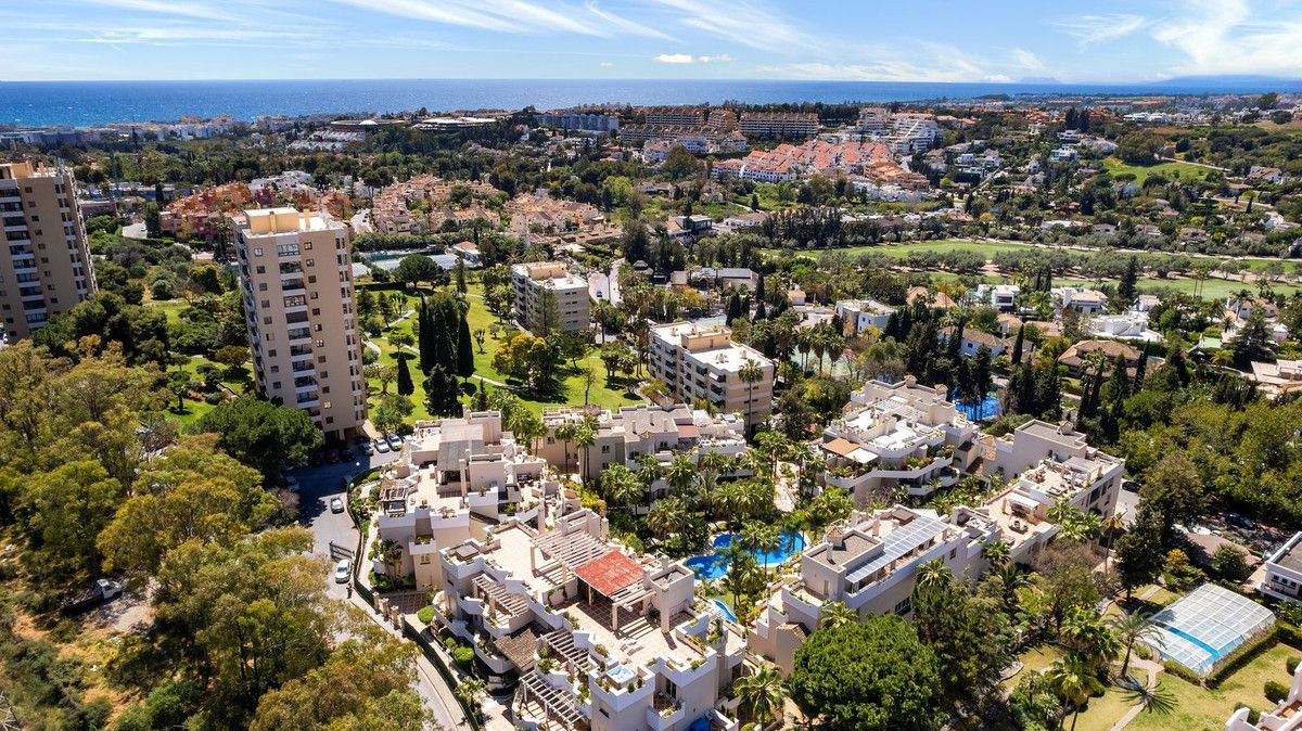 Exterior view of Flat for sale in Marbella  with Air Conditioner, Storage room and Community pool