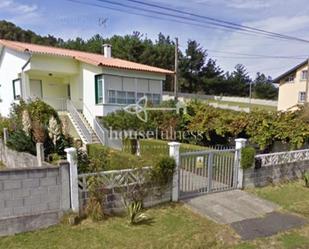 Vista exterior de Casa o xalet en venda en Valdoviño amb Terrassa